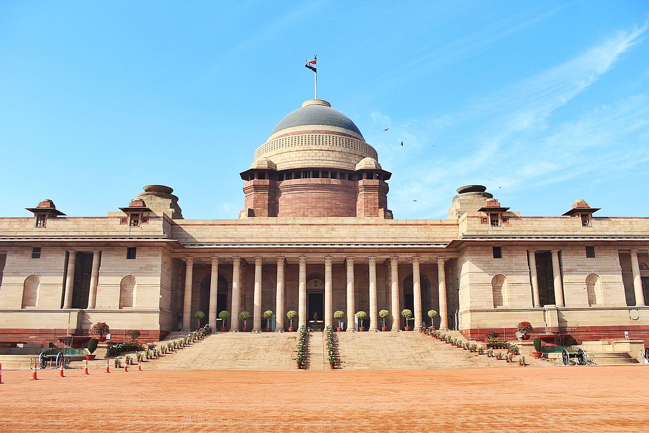 Forecourt,_Rashtrapati_Bhavan_-_1