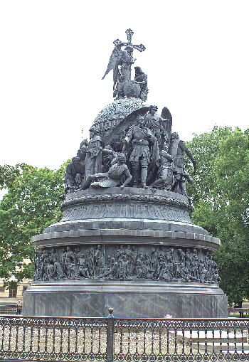 Millennium_of_Russia_Monument_in_Nowgorod,_2005-small Millennium_of_Russia_Monument_in_Nowgorod,_2005-small